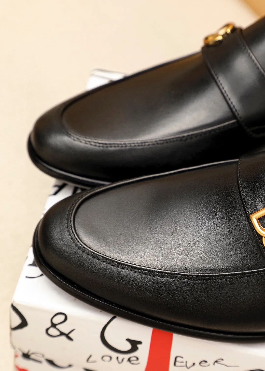 Men's clothing and shoes 💰460 💐DG top quality🔍🔍Men's new leather shoes🚹Sold simultaneously at counters⚠The uppers are imported open-edge beaded cowhide leather uppers from Italy, fully imported cowhide leather lining + classic hardware buckles, completely 1⃣️to 1⃣️reproduction🇮🇹💪💪, ⚠ Sole: The original sole is specially provided by the original factory. The exclusive movable molded sole is super comfortable. ⚠The original factory follows the order, 🔍🔍high quality, you can enter and exit the counter at will, welcome to compare⚠Size: 38-44 (45.46🉑️Customized)